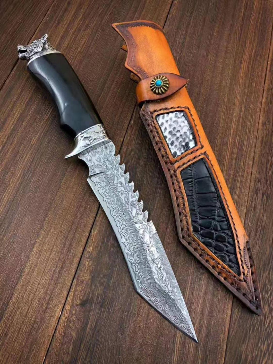 Wolf's Fang Damascus Steel Survival Knife